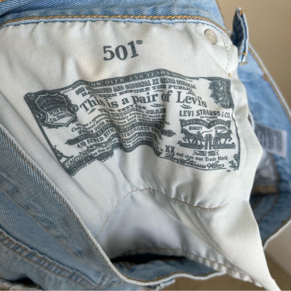 Levi's 501 Women's Denim Shorts - Light Blue - Button Fly - Distressed - Picture 6 of 7